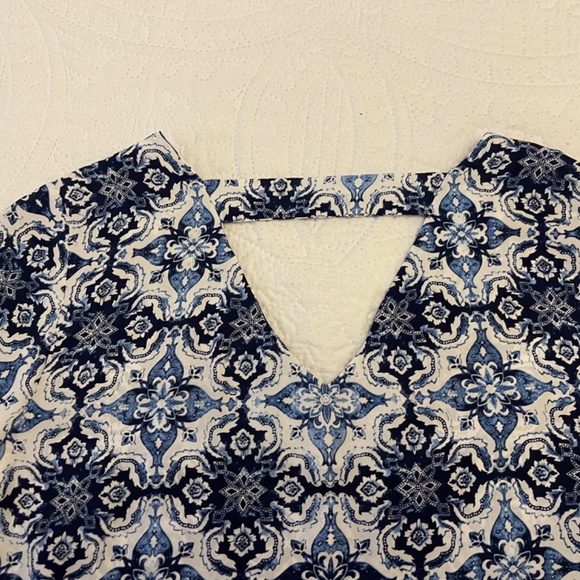 New Directions Top Blouse Bell Sleeves - Picture 2 of 9